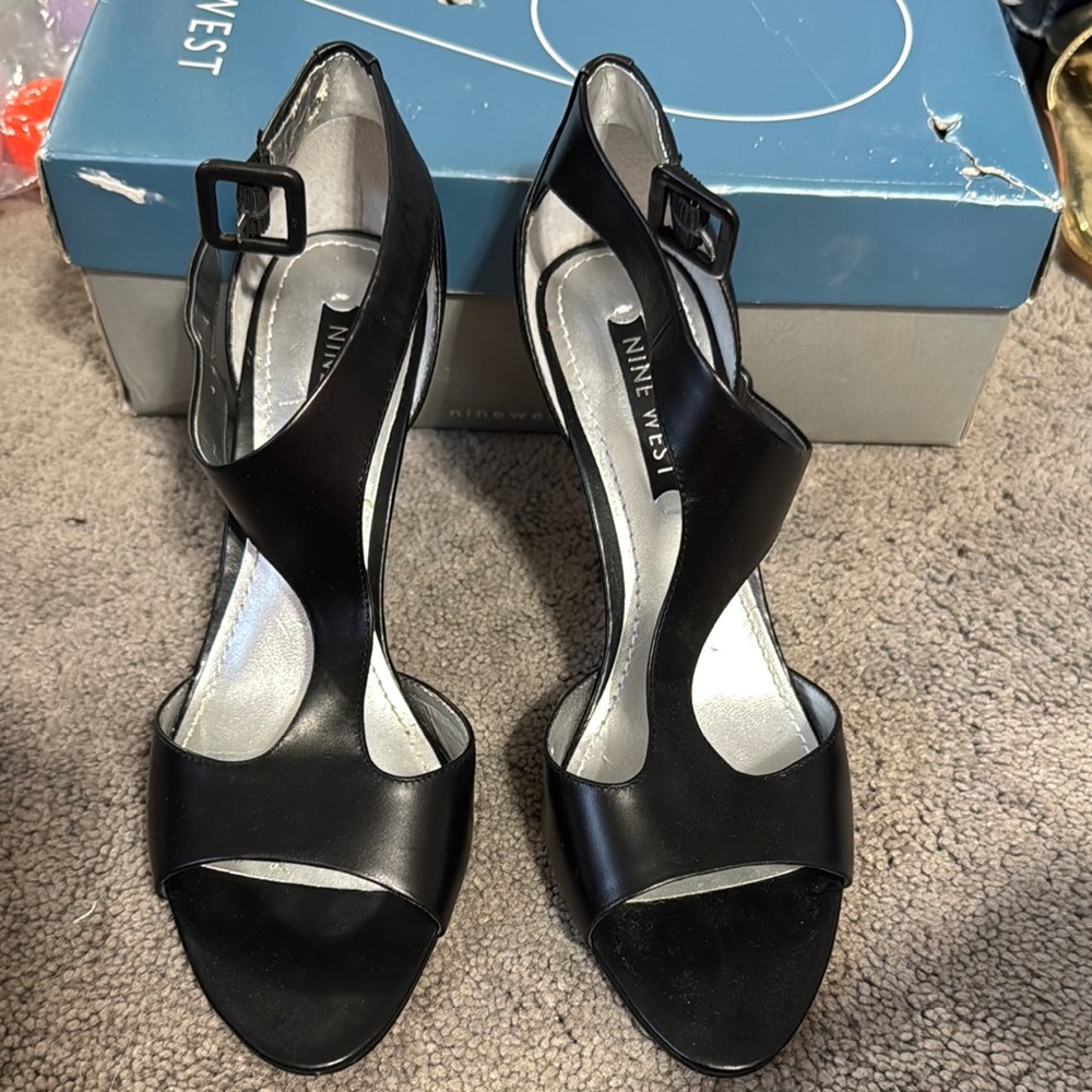 Nine West Black Heels Sleek Modern Design